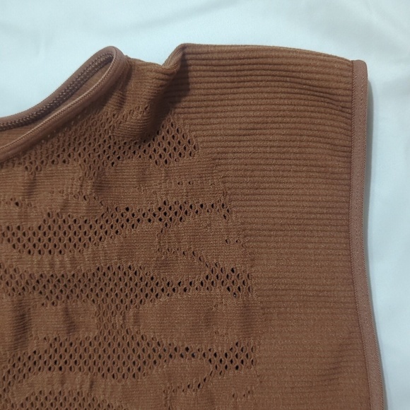 NWT Out From Under Sleeveless Cutout Top, Color Brown Size XS/S - Picture 4 of 15